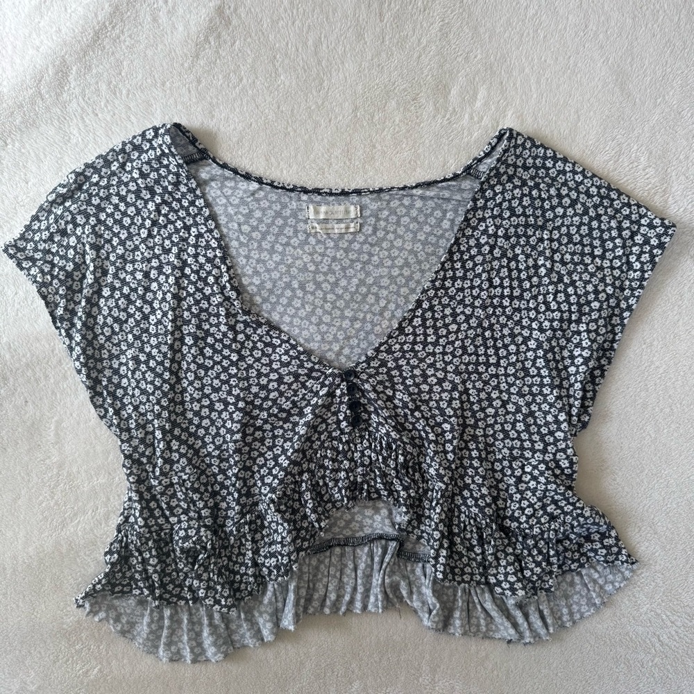 Urban Outfitters Cropped Floral Blouse